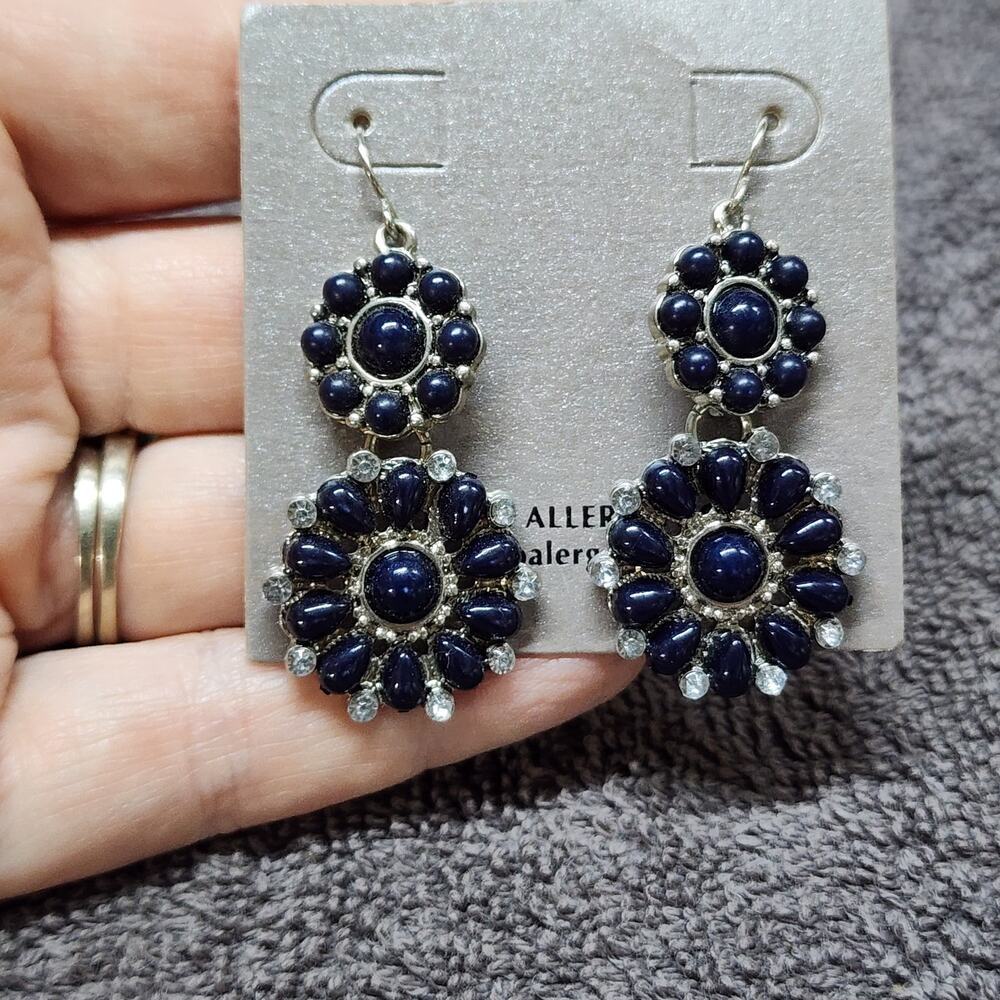New Black and silver tone earrings b34